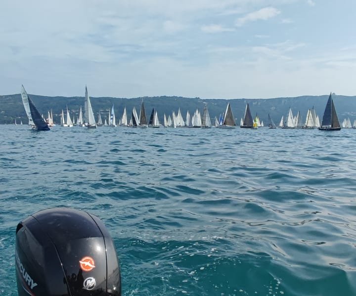 La regata della Barcolana 2023 vista dal VECO 555 in polietilene HDPE nel golfo di Trieste