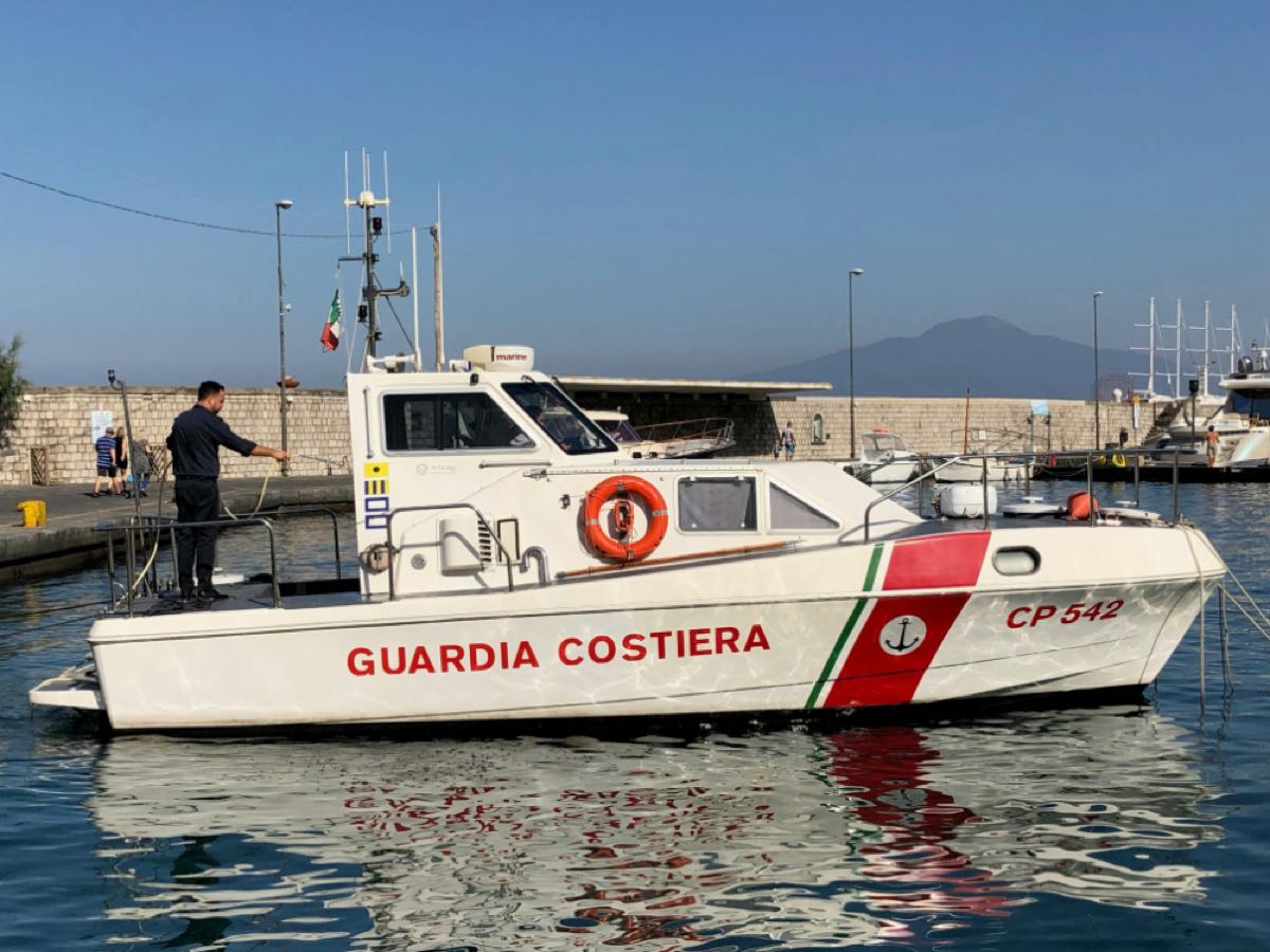 Workboat HDPE per enti pubblici e capitanerie di porto
